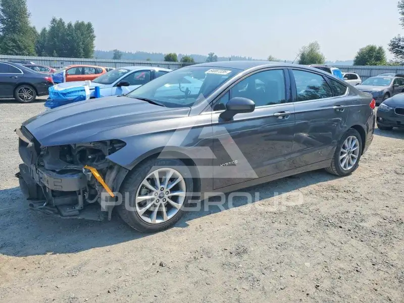 2017 Ford FUSION фото