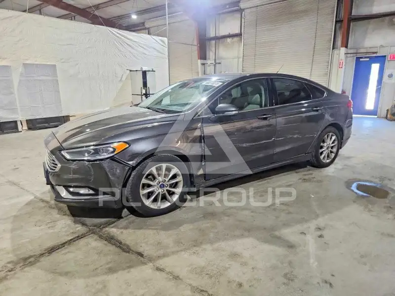 2017 Ford FUSION фото