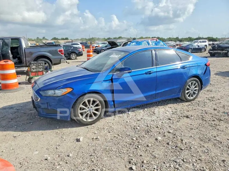 2017 Ford FUSION photo