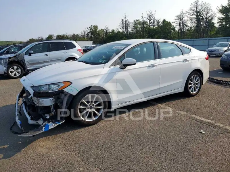 2017 Ford FUSION фото