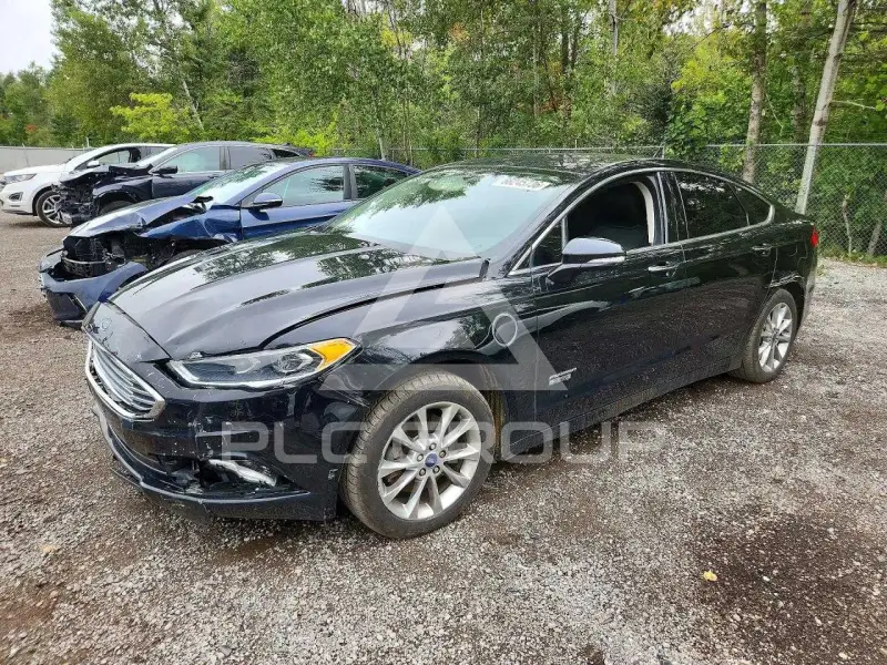 2017 Ford FUSION фото