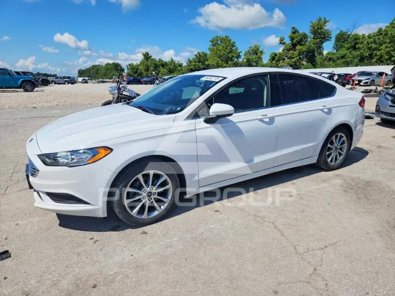 2017 Ford FUSION фото