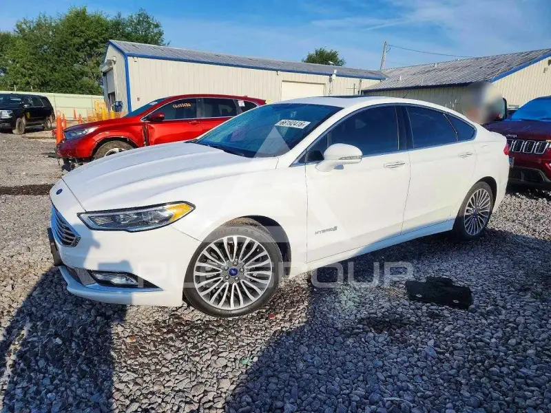2017 Ford FUSION фото