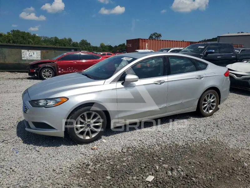 2017 Ford FUSION фото