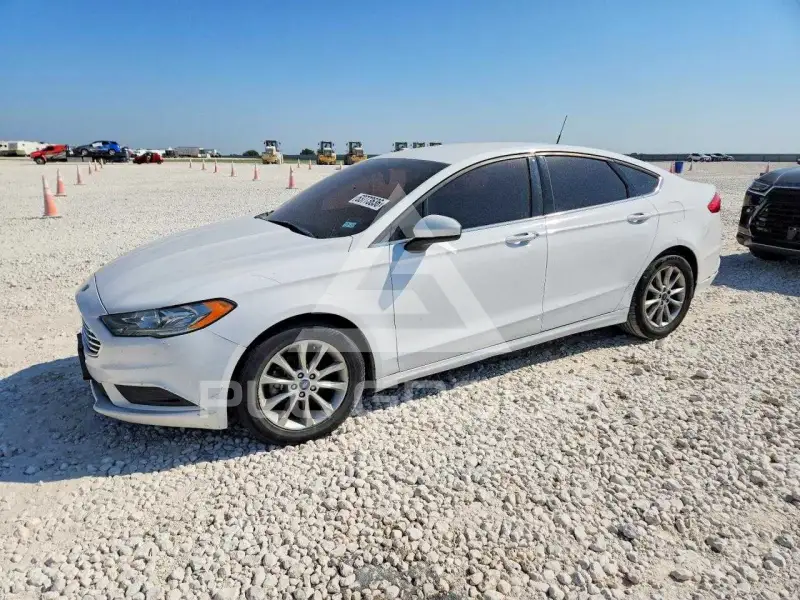 2017 Ford FUSION фото