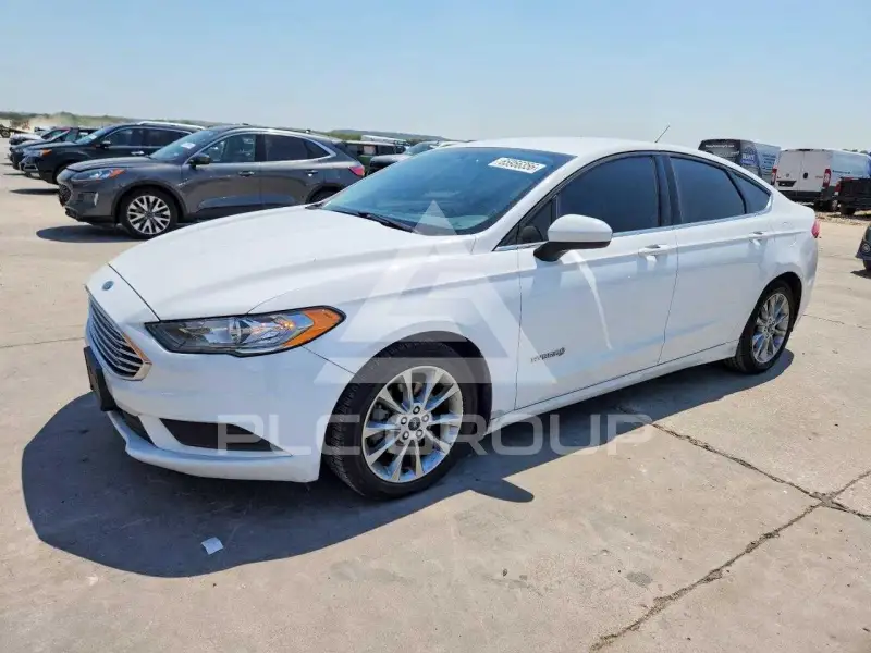 2017 Ford FUSION фото