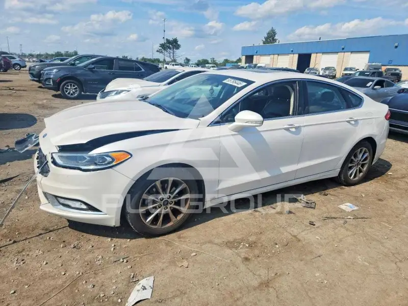 2017 Ford FUSION фото