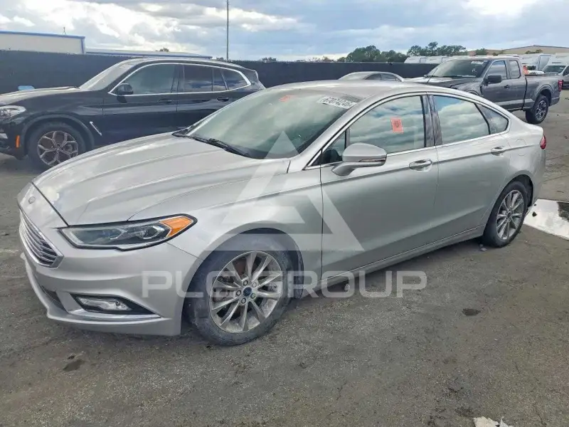 2017 Ford FUSION photo