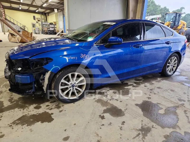 2017 Ford FUSION фото