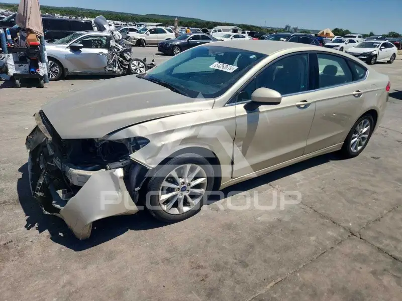 2017 Ford FUSION фото