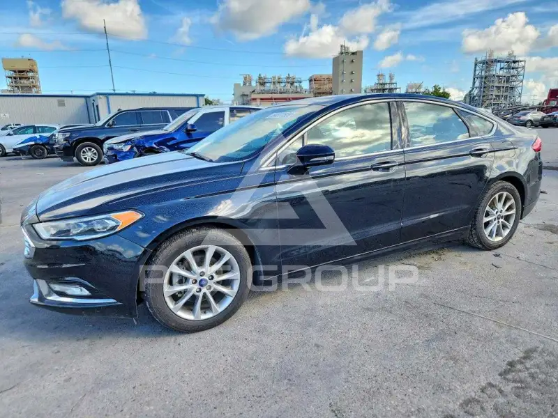 2017 Ford FUSION фото