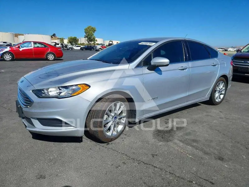 2017 Ford FUSION фото