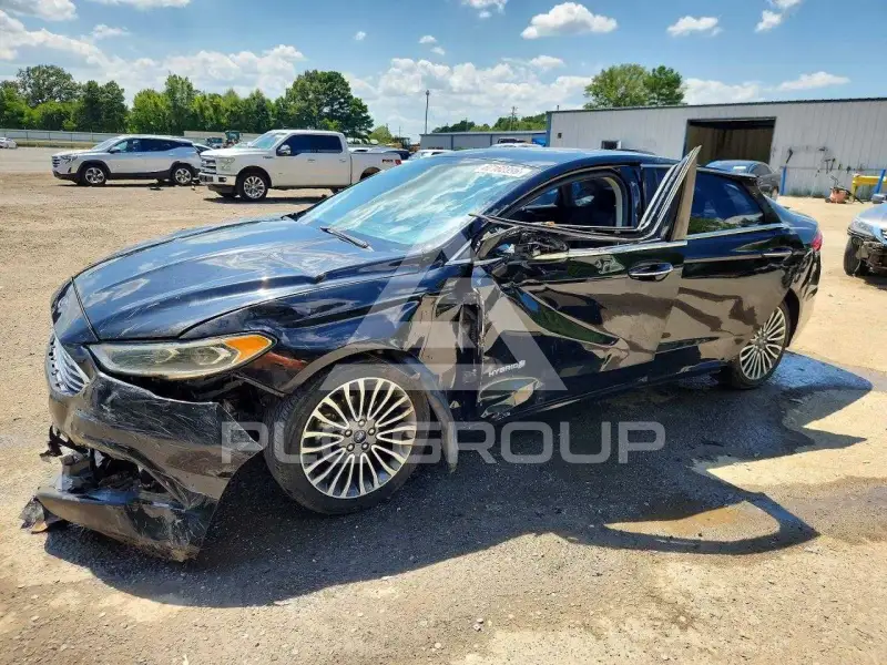 2017 Ford FUSION фото