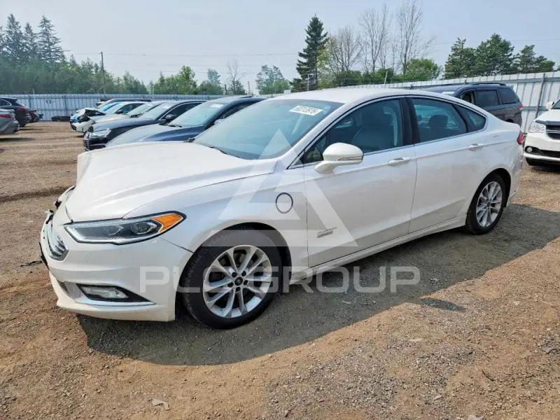 2017 Ford FUSION фото
