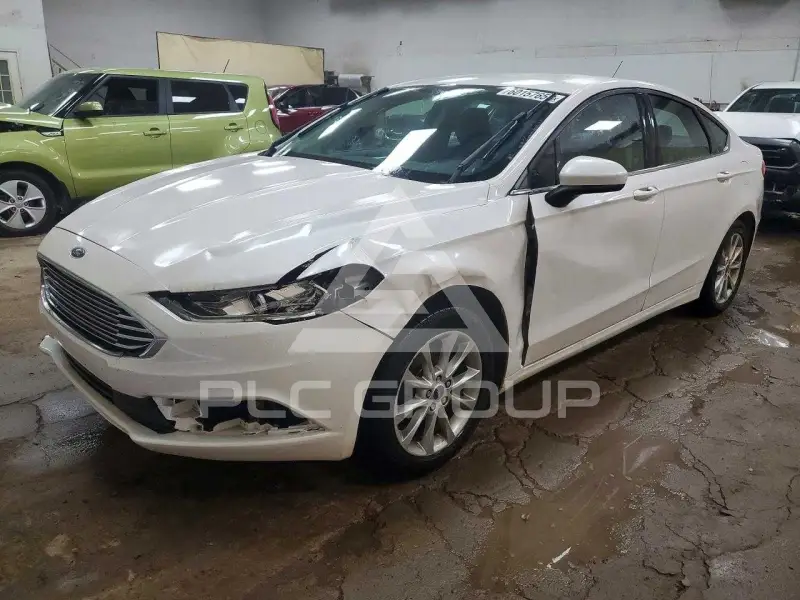 2017 Ford FUSION фото