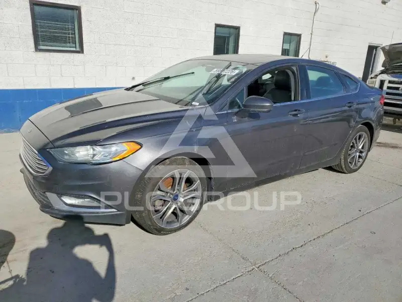 2017 Ford FUSION photo