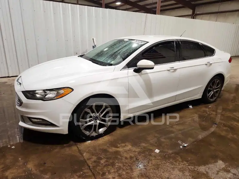 2017 Ford FUSION фото