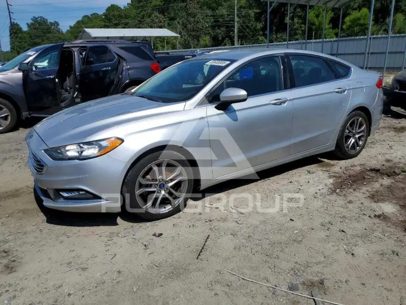 2017 Ford FUSION фото