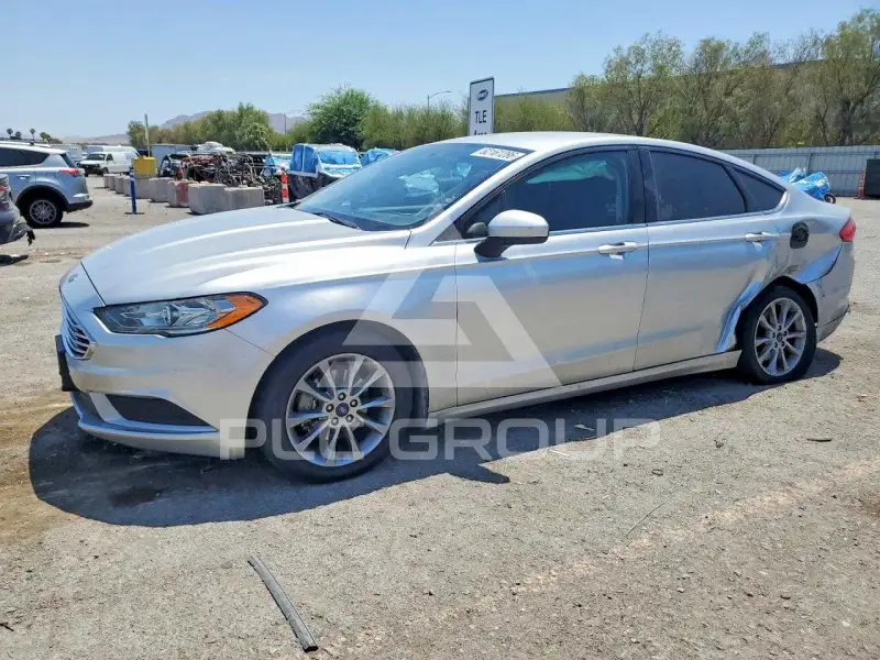 2017 Ford FUSION photo