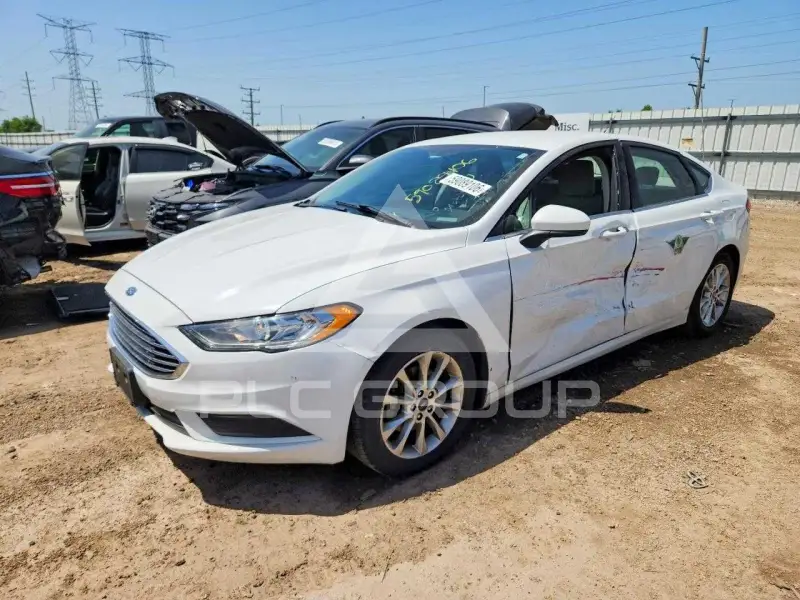 2017 Ford FUSION фото