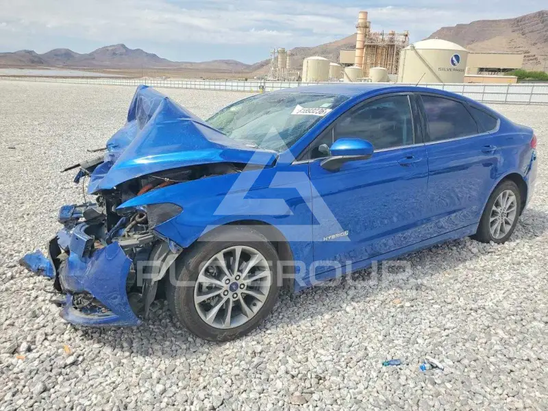 2017 Ford FUSION фото