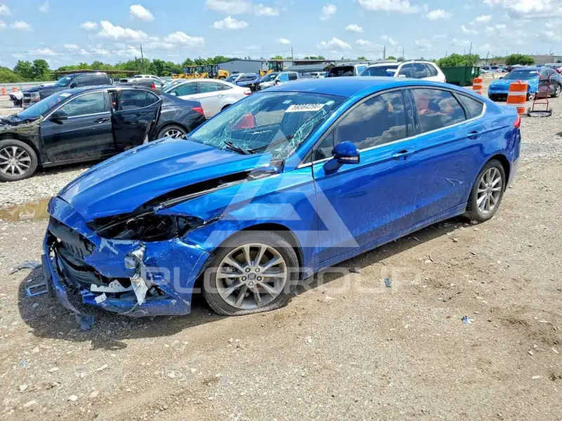 2017 Ford FUSION фото