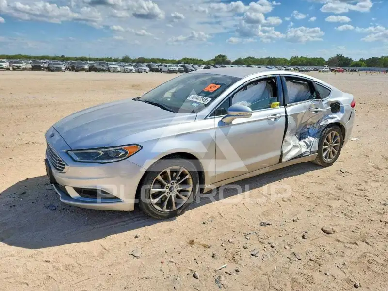 2017 Ford FUSION фото