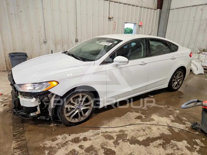 2017 Ford FUSION фото