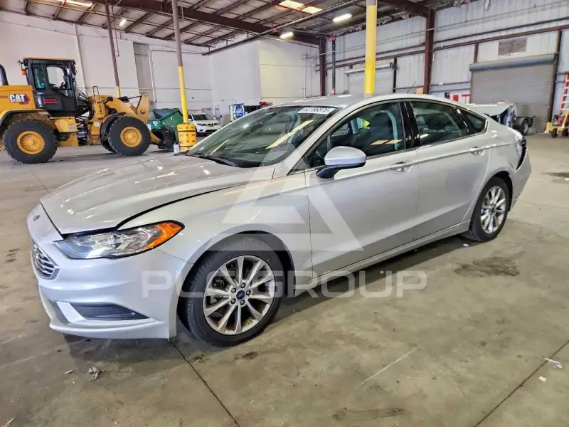 2017 Ford FUSION фото