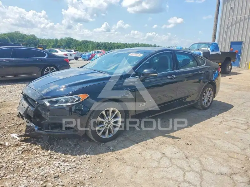 2017 Ford FUSION photo