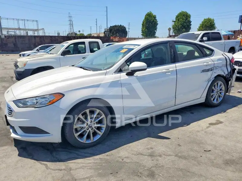 2017 Ford FUSION фото