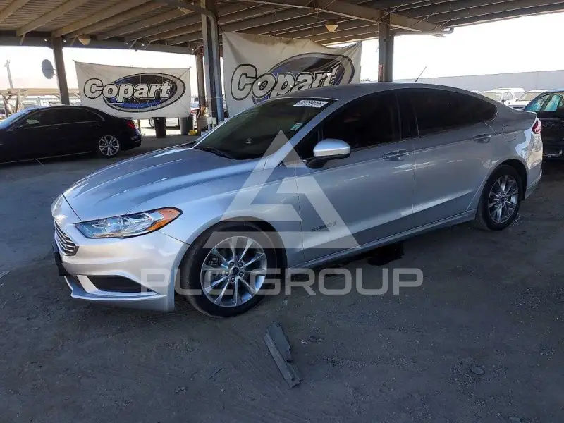 2017 Ford FUSION фото