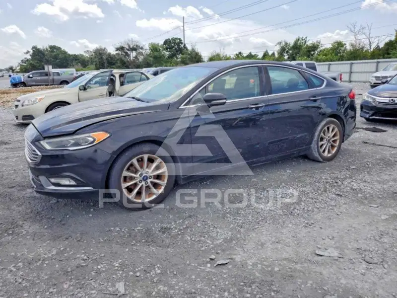 2017 Ford FUSION фото