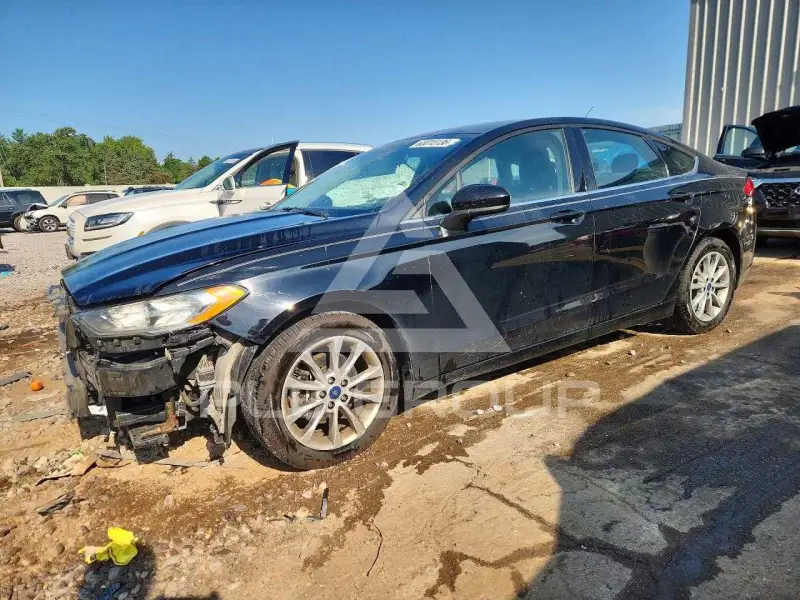 2017 Ford FUSION photo