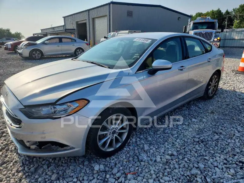 2017 Ford FUSION фото