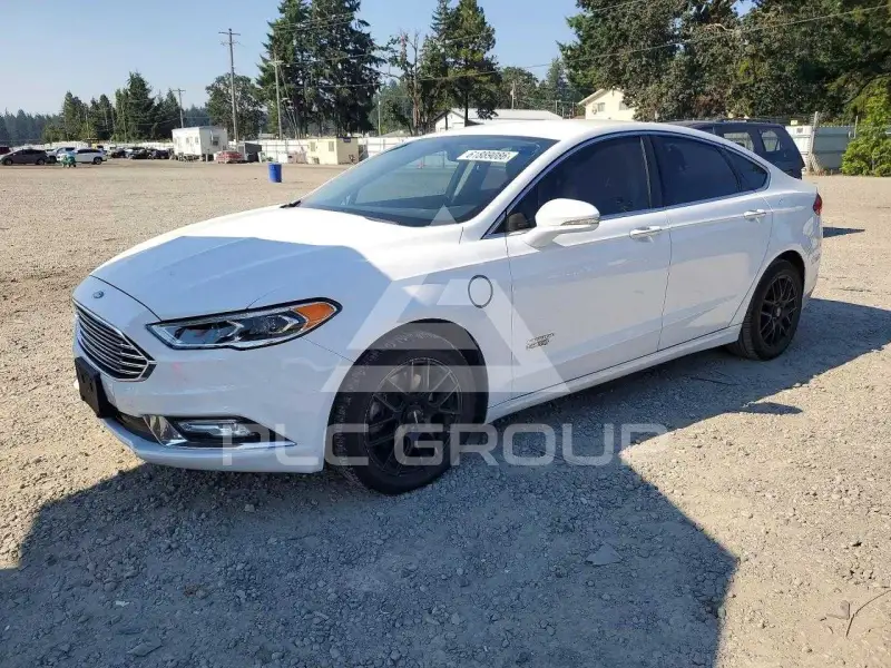 2017 Ford FUSION фото