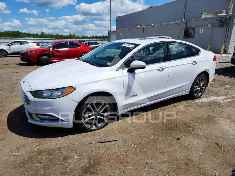 2017 Ford FUSION фото