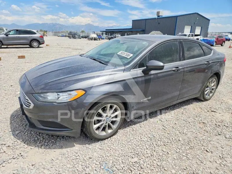 2017 Ford FUSION фото