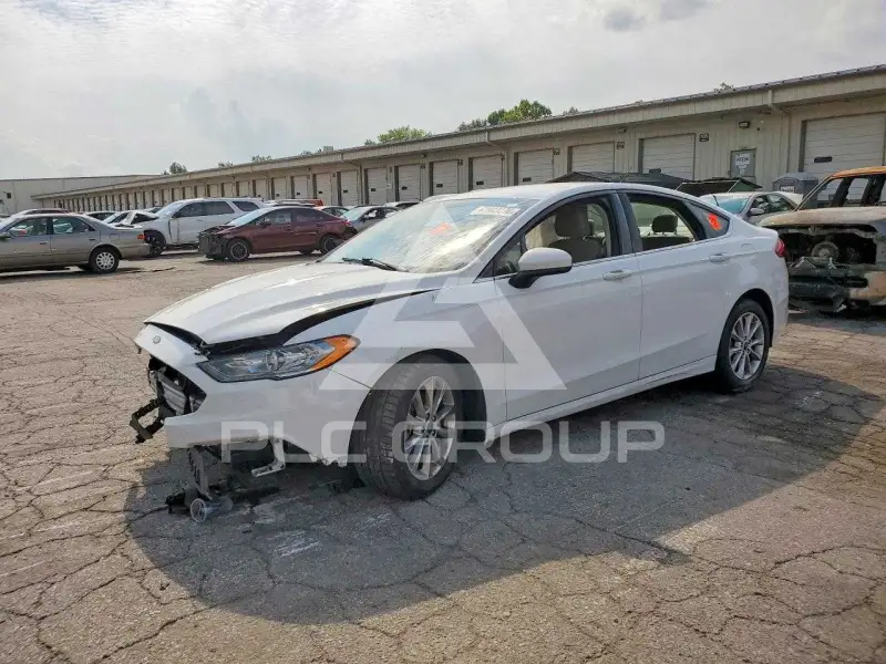 2017 Ford FUSION photo