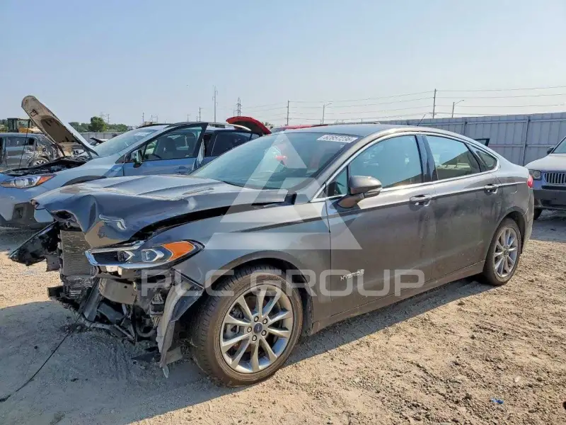2017 Ford FUSION photo