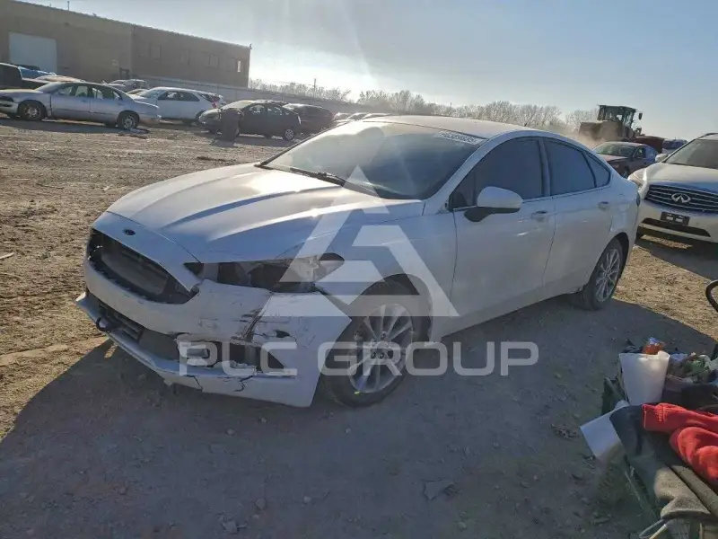 2017 Ford FUSION photo