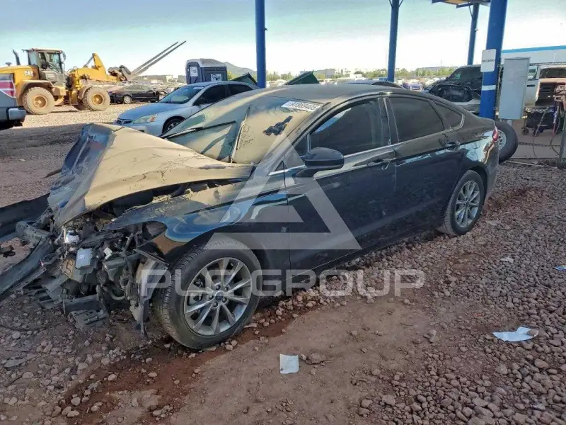 2017 Ford FUSION фото