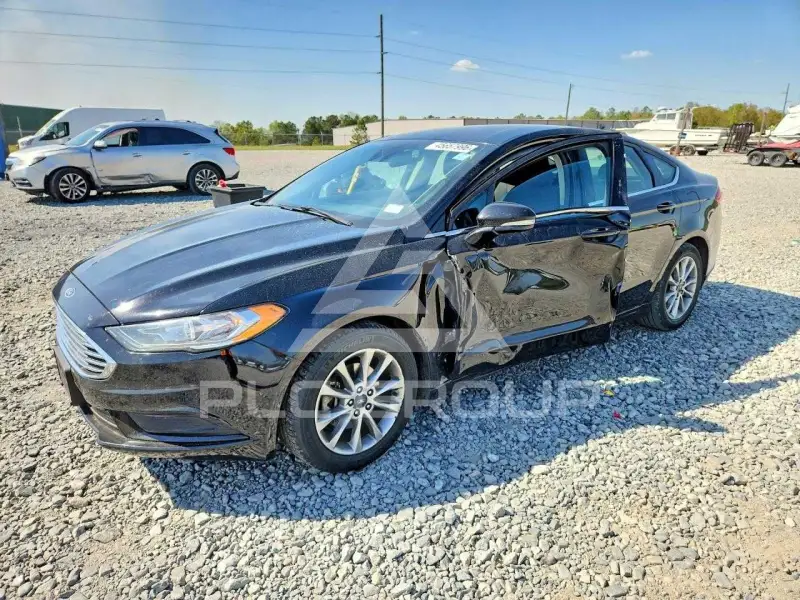 2017 Ford FUSION фото