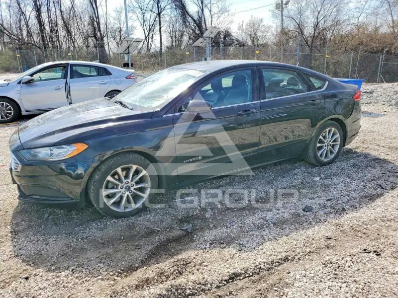 2017 Ford FUSION фото