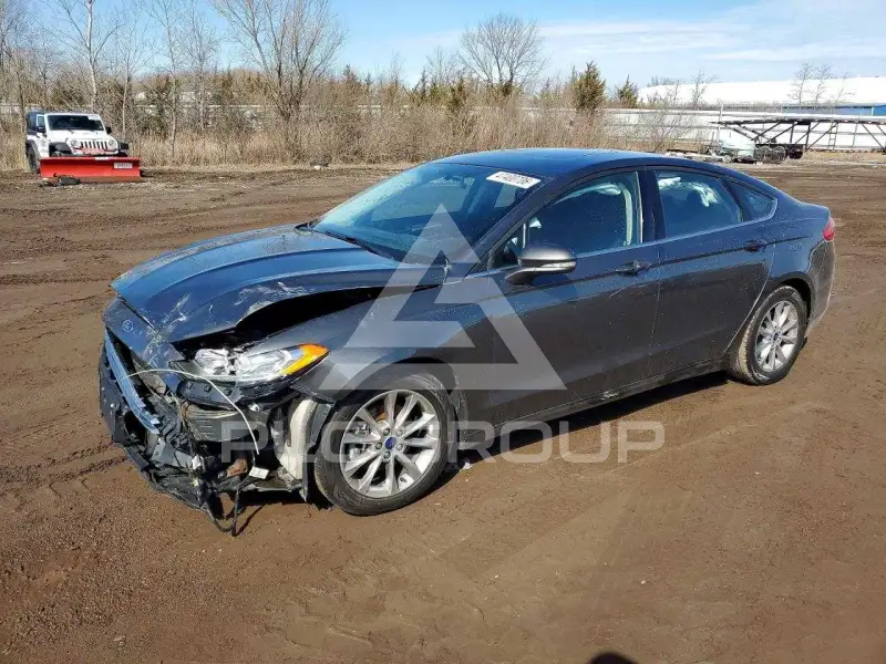 2017 Ford FUSION фото