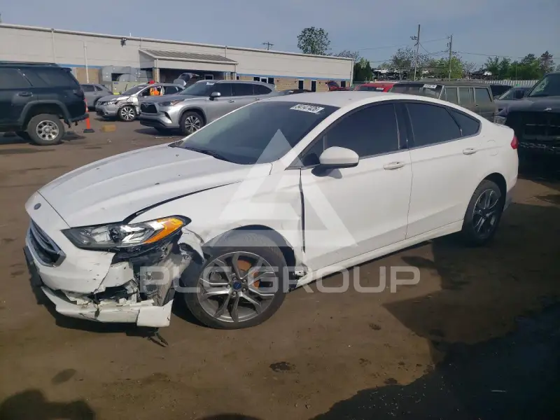 2017 Ford FUSION фото