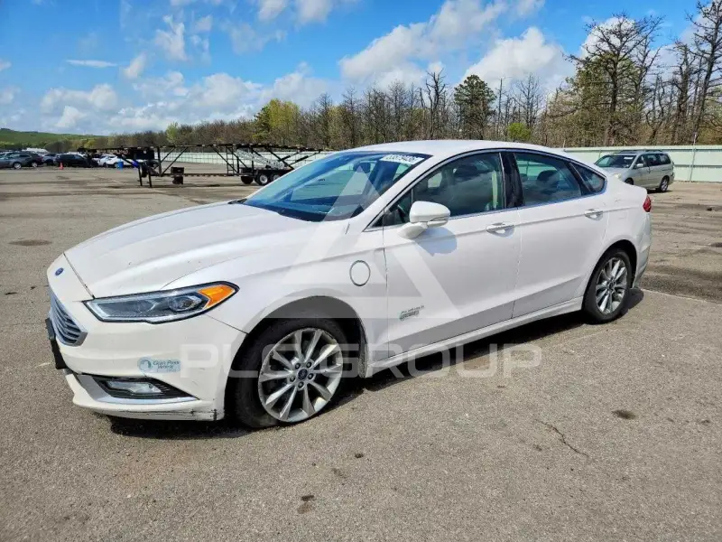 2017 Ford FUSION photo
