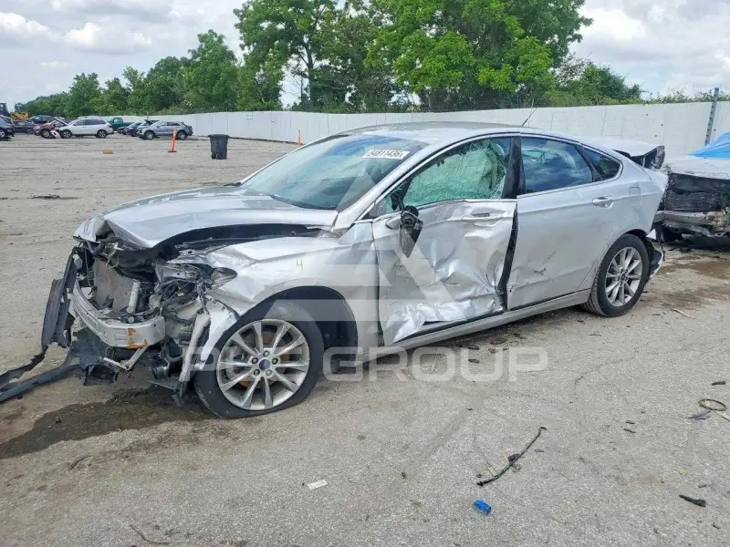 2017 Ford FUSION photo