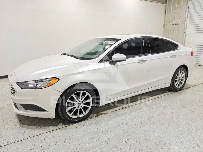 2017 Ford FUSION фото