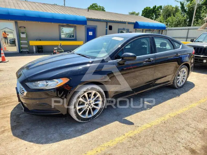 2017 Ford FUSION фото